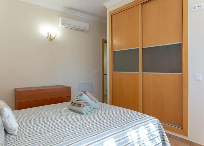 Moradia Flaj Semesterbostad *