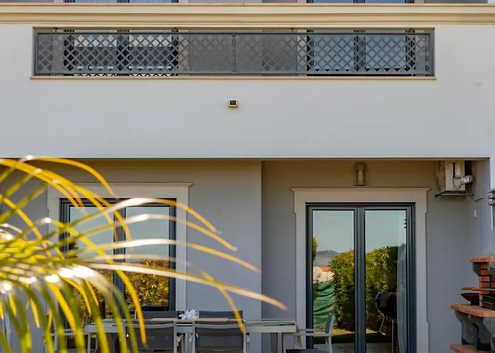 Moradia Flaj Semesterbostad