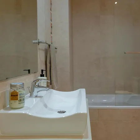 Moradia Flaj بيت للعطل *