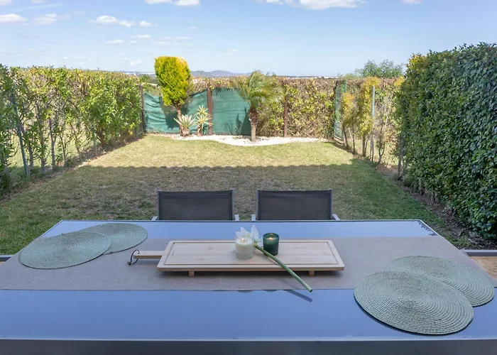 Moradia Flaj * Olhos de Agua (Albufeira)